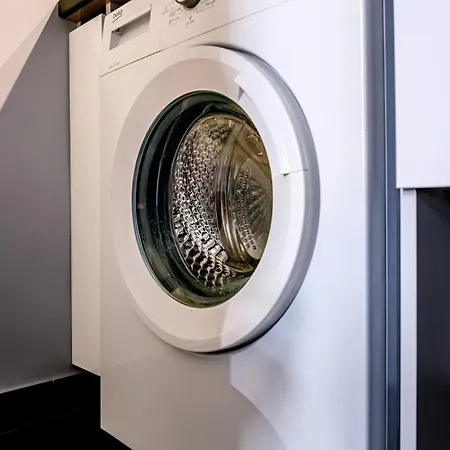 Black And White - Dob Utca *