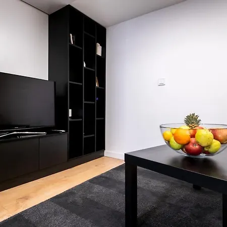 Apartment Black And White - Dob Utca *