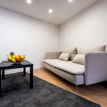 Black And White - Dob Utca Apartment *