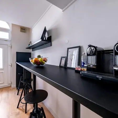 Black And White - Dob Utca Apartment