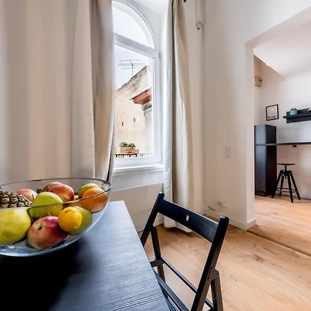 Black And White - Dob Utca Apartamento