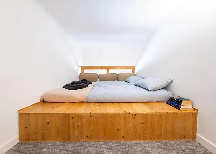 Apartment Black And White - Dob Utca