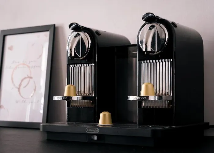 Daire Black And White - Dob Utca *