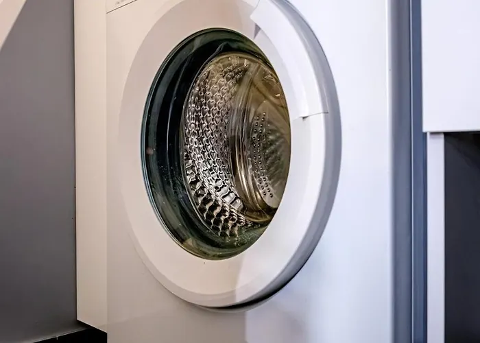 Black And White - Dob Utca *